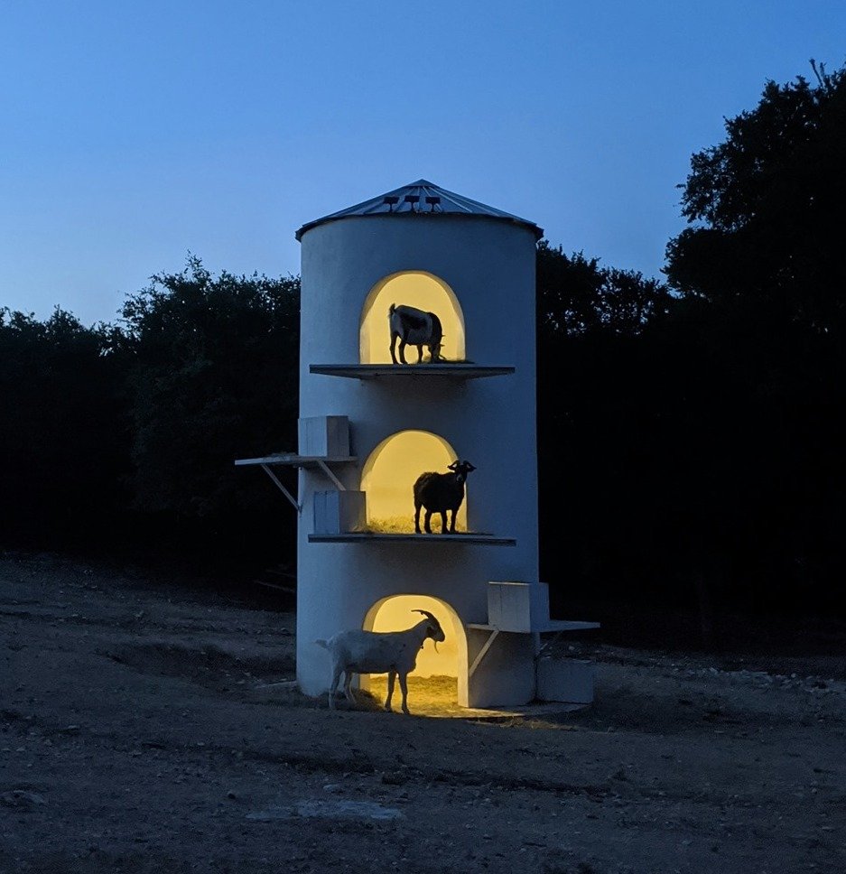 Dripping Springs, TX - Fil:The goat tower at Henly Hills farm in Dripping Springs, TX at night  (croppe